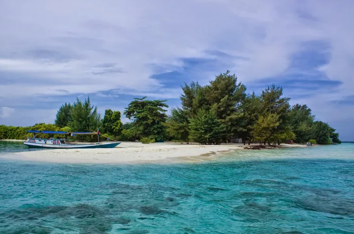 Daftar Pantai yang Indah di Jawa Tengah
